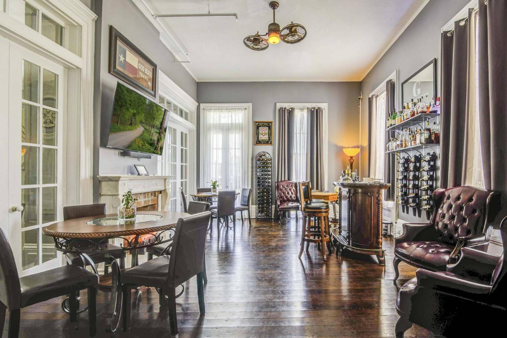 Bed and Breakfast The George Manor Галвестон Экстерьер фото